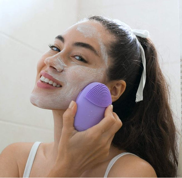 DUAL-ACTION FACIAL CLEANSING BRUSH (PURPLE)